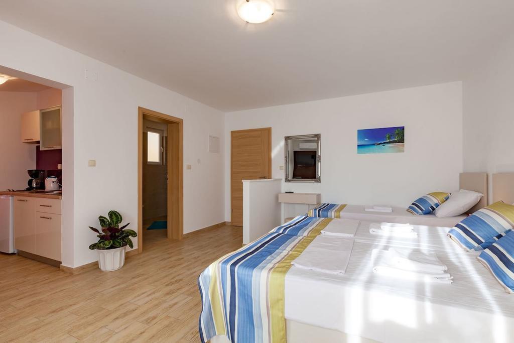 Apartmani Sanja Šuta Podstrana Bagian luar foto
