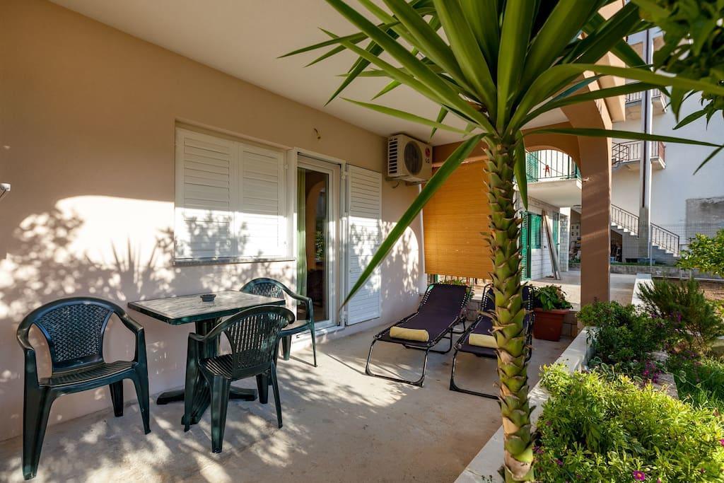 Apartmani Sanja Šuta Podstrana Bagian luar foto