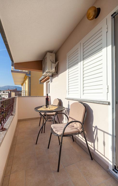 Apartmani Sanja Šuta Podstrana Bagian luar foto